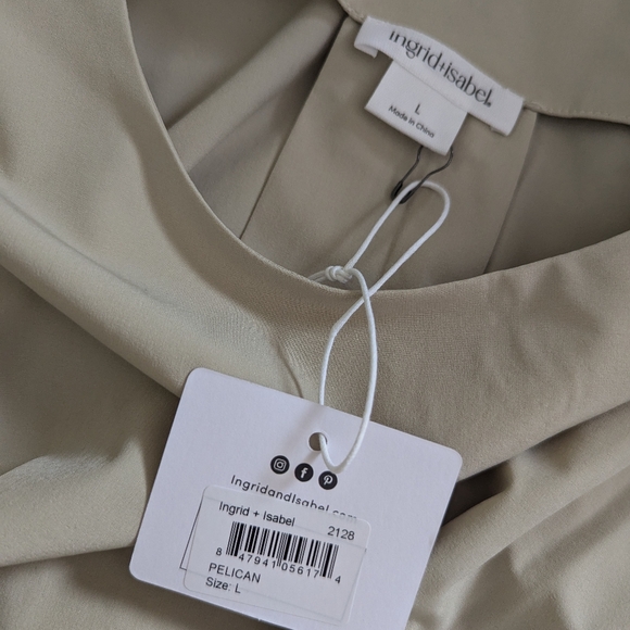 Ingrid + Isabel Zipper Back Maternity Top - Picture 5 of 6